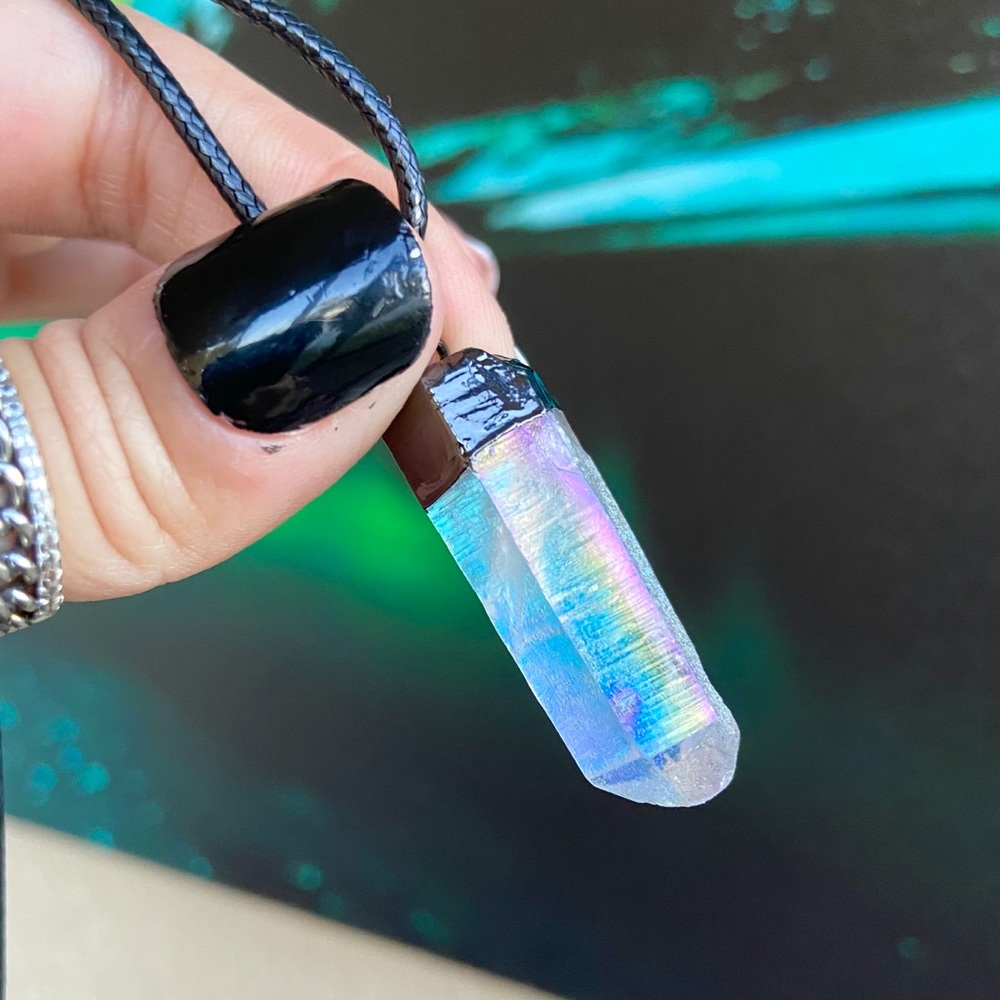 Genuine aura iridescent crystal on leather cord - Picture 8 of 12